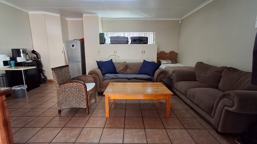 7 Bedroom Property for Sale in Heather Park Western Cape